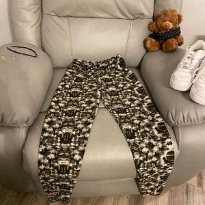 🖤 Beautiful Patterned Leggings 🖤